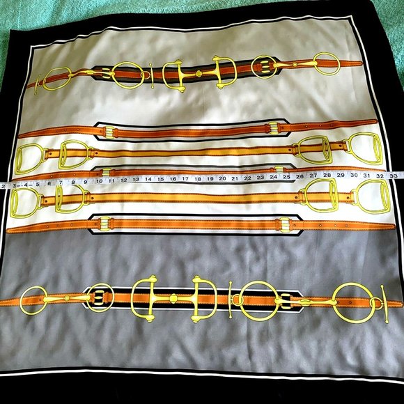 Square 100% polyester scarf Made in Italy - Picture 8 of 12